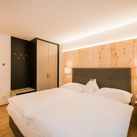 Alpenwellnesshotel St. Veit Sexten