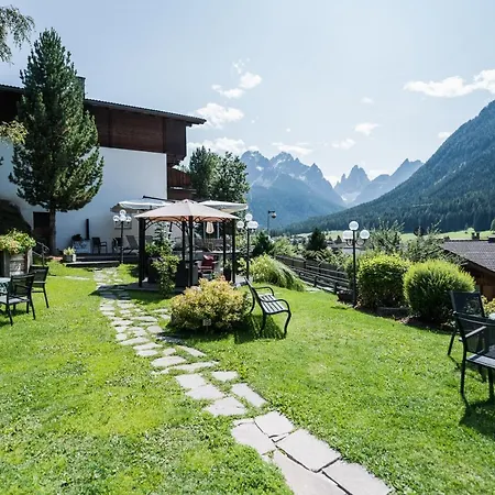Alpenwellnesshotel St. Veit Sexten