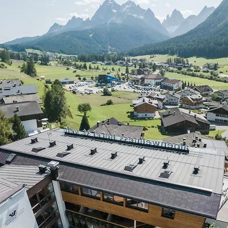 Hotel Alpenwellnesshotel St. Veit Sexten